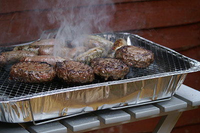 汉堡在烧烤图片下载