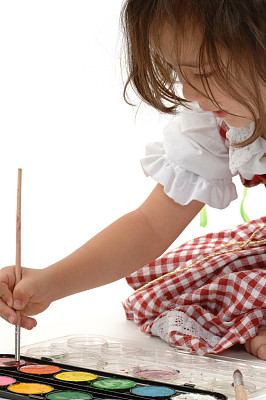 年轻的艺术家-小女孩图片下载