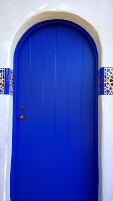 蓝色的门图片下载