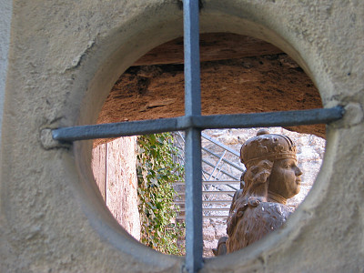 隐藏的雕像图片下载