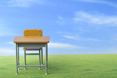 微型学校书桌和椅子图片下载