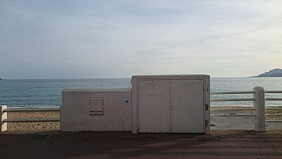 海滨的墙壁和屏障图片下载