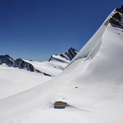 阿尔卑斯山脉小屋图片下载