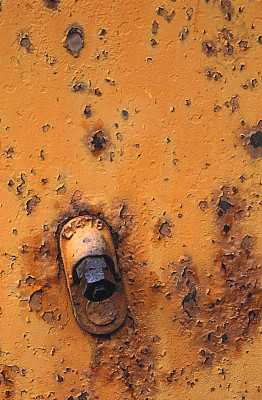 生锈的旧螺栓图片下载