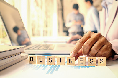 经营理念。手把最后一块填字游戏完成任务。图片下载