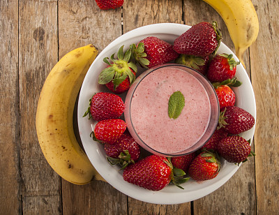 草莓冰沙图片下载