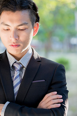 商人感到严肃图片下载