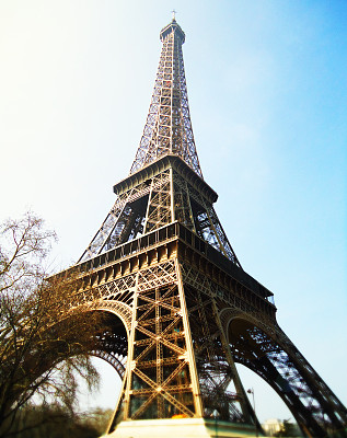 美丽的塔图片下载