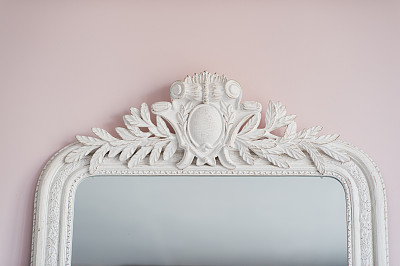 翡翠镜饰以文艺复兴、巴洛克风格的灰泥装饰元素图片下载