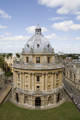 牛津大学教堂塔上的拉德克里夫照相机图片下载