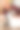 女孩在厨房做甜点。图片下载