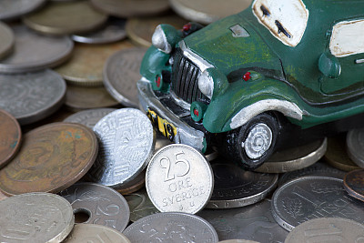 旧硬币上的汽车图片下载