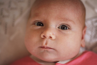 一个美丽的欧洲孩子的肖像图片下载