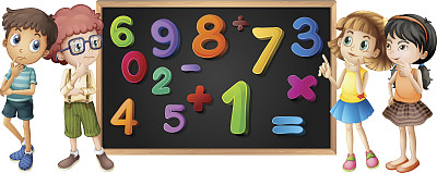 黑板上有数字的孩子图片下载
