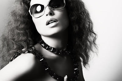 漂亮的女人图片下载