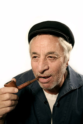 渔夫吸烟管图片下载