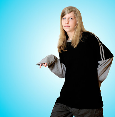 嘻哈的女孩图片下载