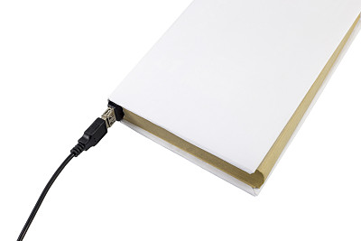 连接USB的空白书图片下载