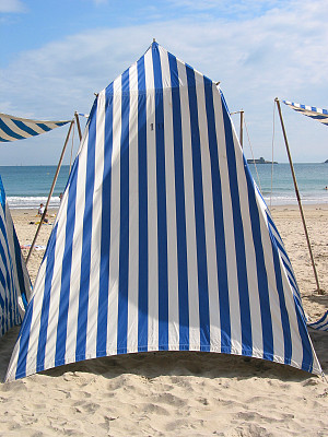 海滩上的帐篷图片下载