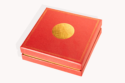 红方盒与金圆隔离图片下载