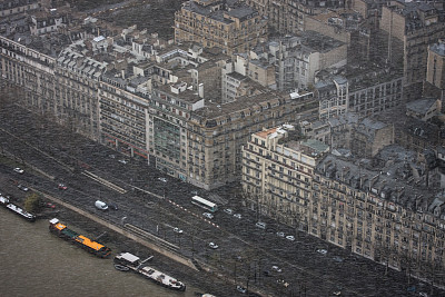 在暴风雪期间的德比利港和纽约大街图片下载