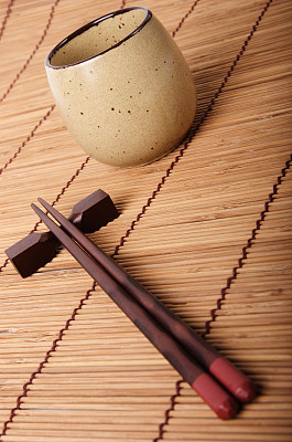 茶杯和筷子图片下载