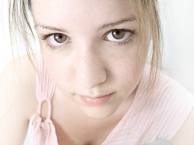 小得意的笑图片下载