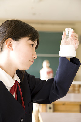 女初中生实验图片下载