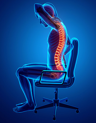 男:感觉背疼图片下载