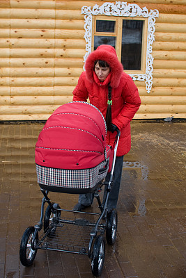 红帽女郎图片下载