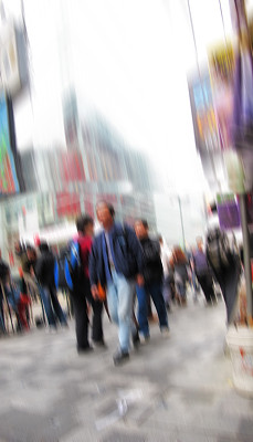 Motion的照片模糊了纽约的街头生活图片下载