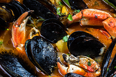 贻贝蟹汤的特写图片下载