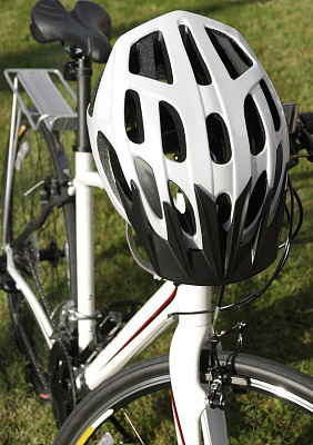 自行车头盔。图片下载