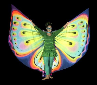 蝴蝶跳舞的女人图片下载