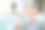 小男孩在浴室刷牙的照片图片下载