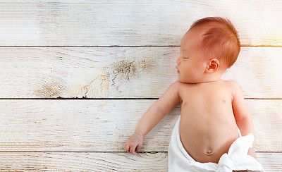 宝宝睡觉图片下载