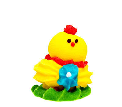 黄色复活节鸡装饰在一个朴素的背景图片下载