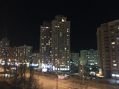 夜晚，整个城市都灯火通明图片下载