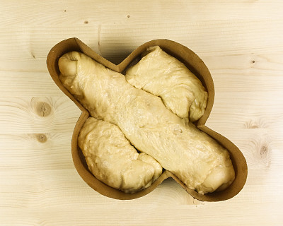 复活节鸽子蛋糕图片下载