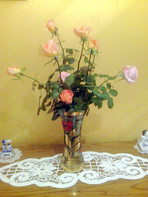 花瓶中的玫瑰图片下载