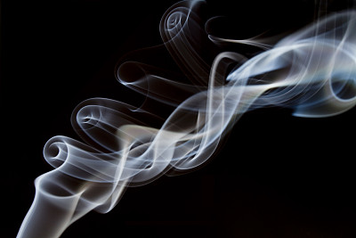 自然吸烟图片下载