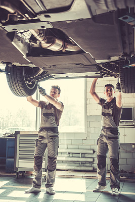 在汽车服务中心图片下载