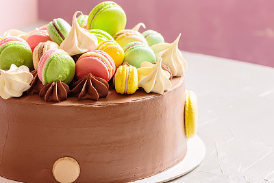 巧克力蛋糕配杏仁饼干图片下载