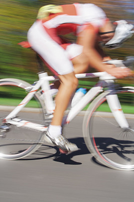 超速自行车-模糊运动图片下载