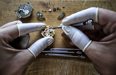 钟表匠正在重复手表图片下载