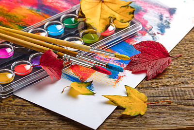 颜料和画笔图片下载