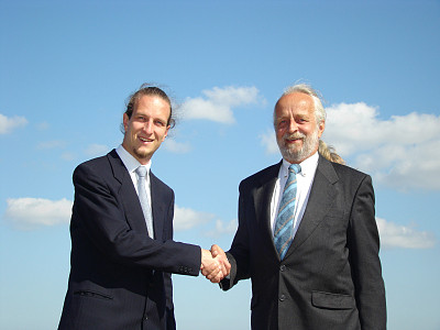 业务握手。图片下载