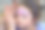 小女孩正在接受脸部彩绘师的化妆素材图片