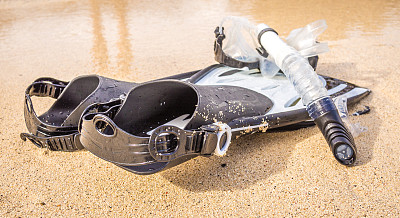 一套鳍通气管和面罩图片下载