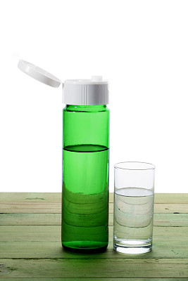 水罐和玻璃杯图片下载